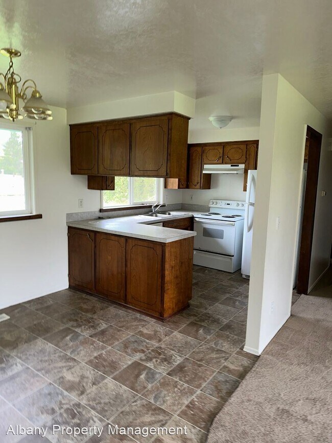 Building Photo - 3 br, 2 bath House - 2830 Squire St NW