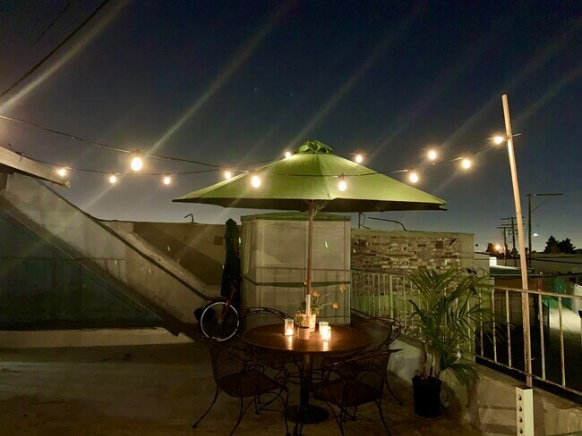 Foto del edificio - 3145 E Anaheim St