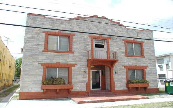 Building Photo - 858-866 NW 3rd St