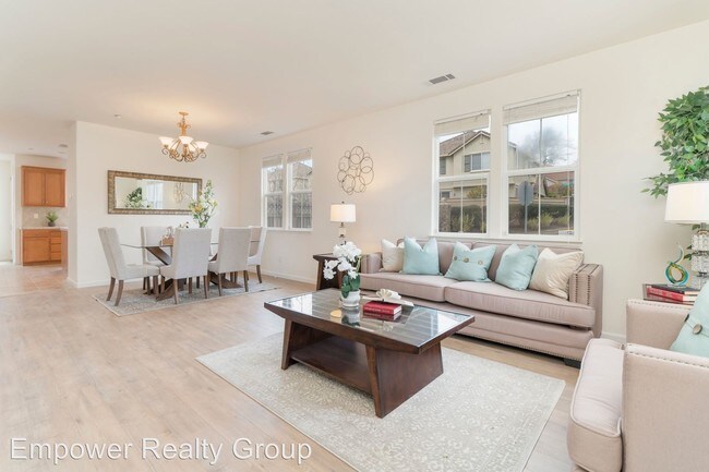 Foto del edificio - 4 br, 2.5 bath House - 5068 Escalon Cir.