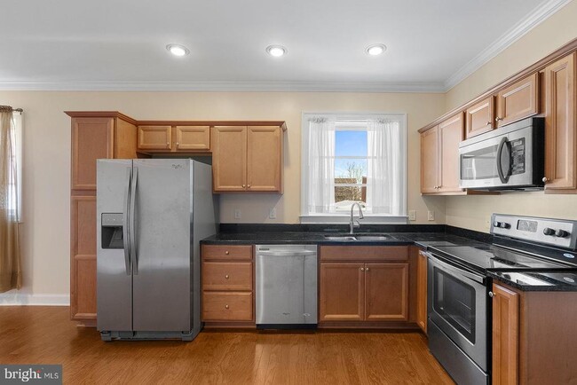 Building Photo - 25 E Boscawen St