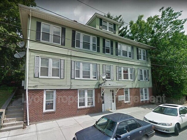 Foto del edificio - 88 Garfield Ave