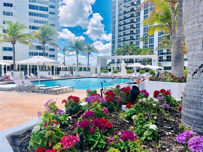 Foto del edificio - 10275 Collins Ave
