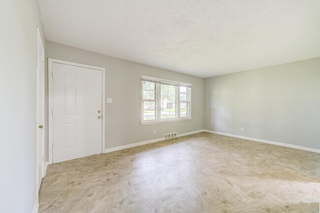 Building Photo - 6811 Brower Ct
