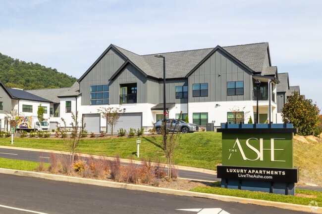 Building Photo - The Ashe