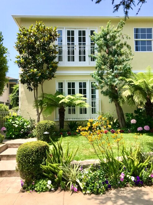 Building Photo - 842 12th St