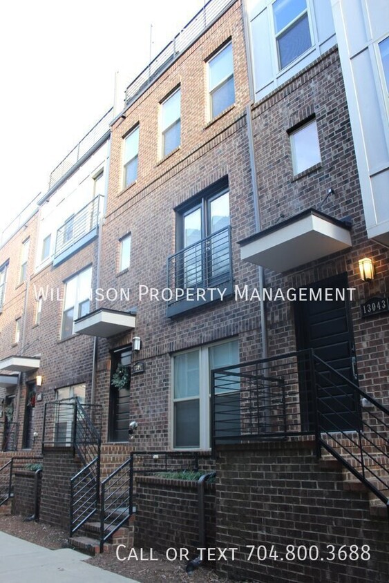 Primary Photo - Chic & Spacious 3-Bed, 3.5-Bath Townhouse ...