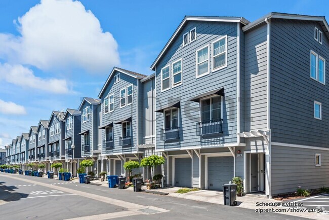 Building Photo - 722 Kingsford Way