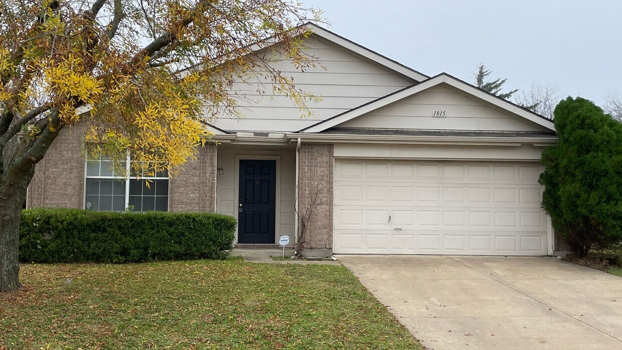 Primary Photo - Very Nice Single Story Home in Glenn Heights