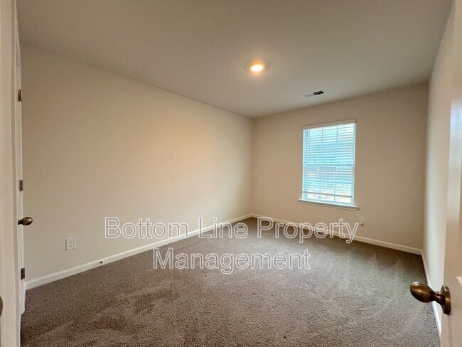 Foto del edificio - 1603 Blue Velvet Ln