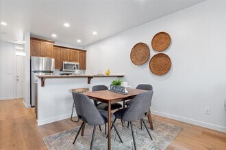 Building Photo - Linder Springs Townhomes