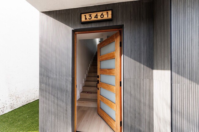 Foto del edificio - 13463 Beach Ave