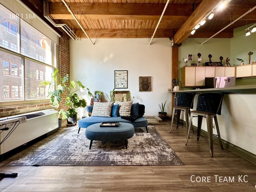 Primary Photo - Soho Loft Unit 403