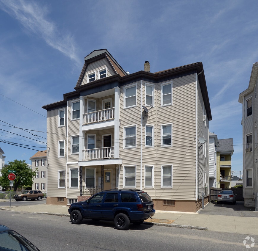 Building Photo - 520 N Front St