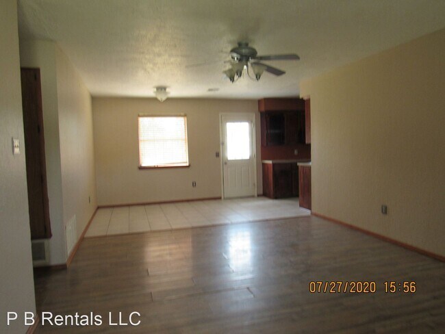 Building Photo - 3 br, 2 bath House - 230 Deer Dr