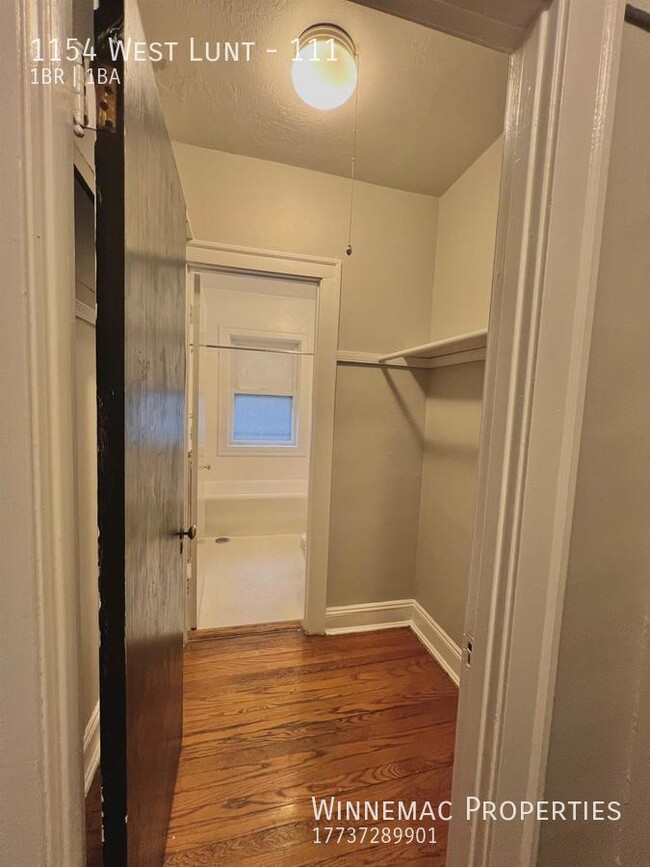Building Photo - 1154 West Lunt-111