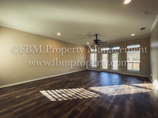 Foto del edificio - 2409 Park Place - Gorgeous 3 Bedroom, 2 Ba...