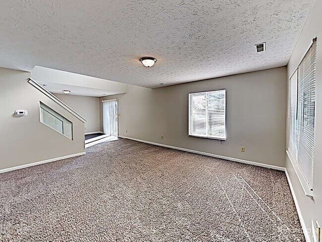 Foto del edificio - 2429 Grand Fir Dr