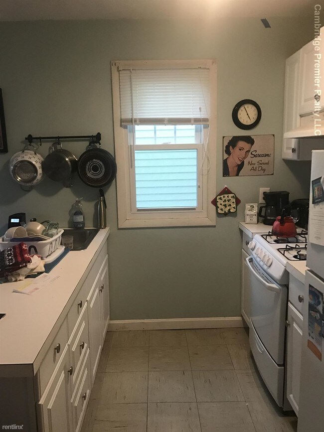 Building Photo - 1 br, 1 bath Apartment - 569 Somerville Av