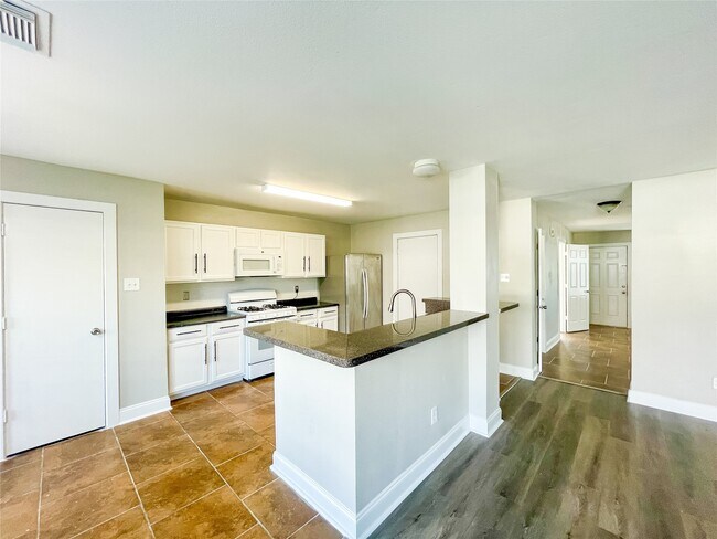 Foto del edificio - 11913 Longwood Garden Way