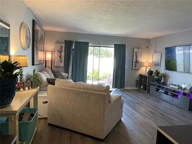 Building Photo - 8800 Bardmoor Blvd