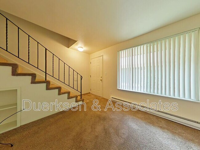 Building Photo - 120 NE Conifer