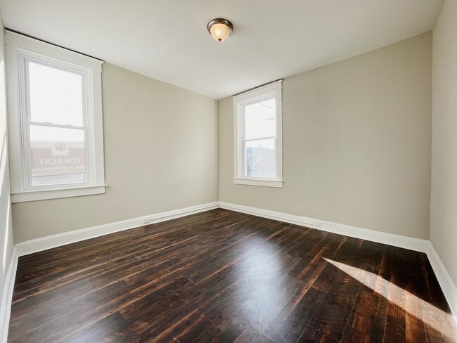 Building Photo - 3241 Cliftmont Ave