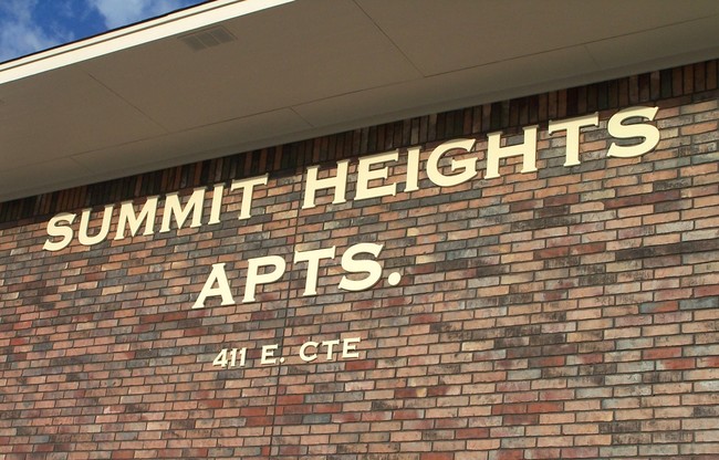 Summit Heights Apartments - 411 E Central TX Expwy