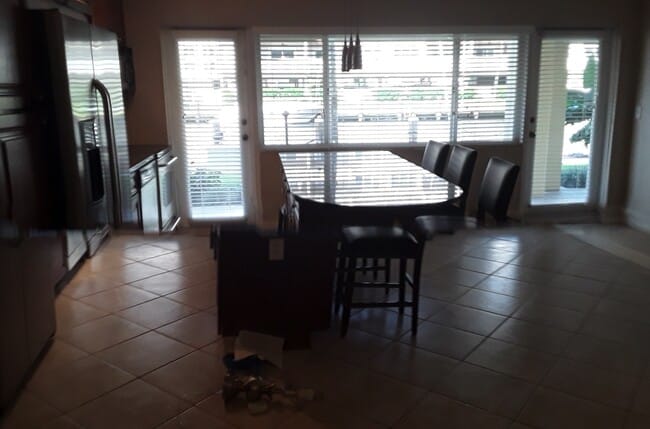 Entrada Vista Agua - 2881 NE 32nd St