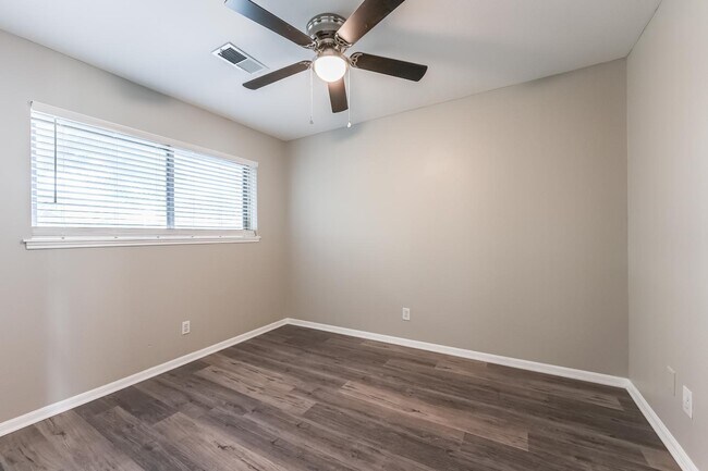 Foto del edificio - 7015 Pine Vista Ln