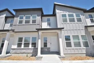 Building Photo - 208 W 3175 S
