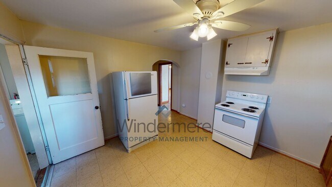 Building Photo - 940 S 3rd Ave