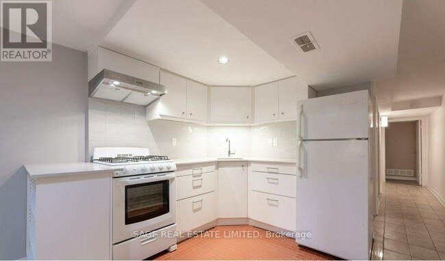 Building Photo - 532 Brunswick Ave