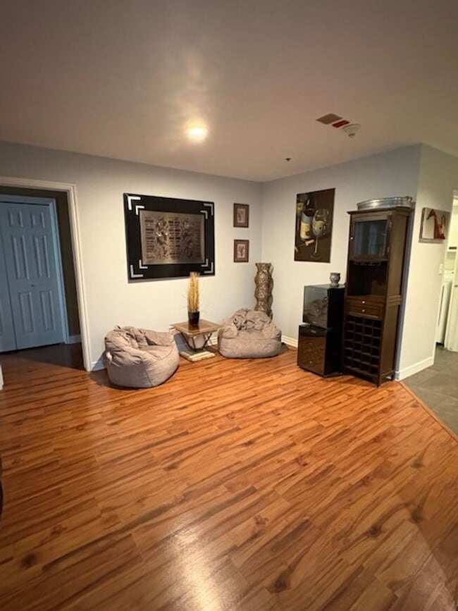 Building Photo - 44 W 300 S
