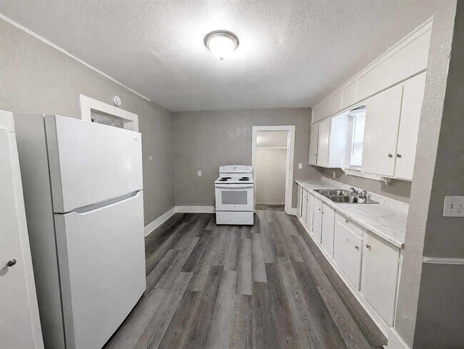 Foto del edificio - 911 NW 98th St