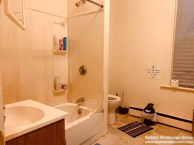 Foto del edificio - 1574 Tremont St