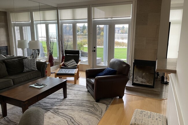 Photo du bâtiment - 871 Suncrest Cir