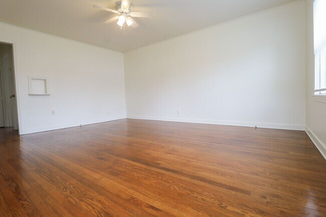 Foto del edificio - Beautiful Brookside duplex unit - NO PETS