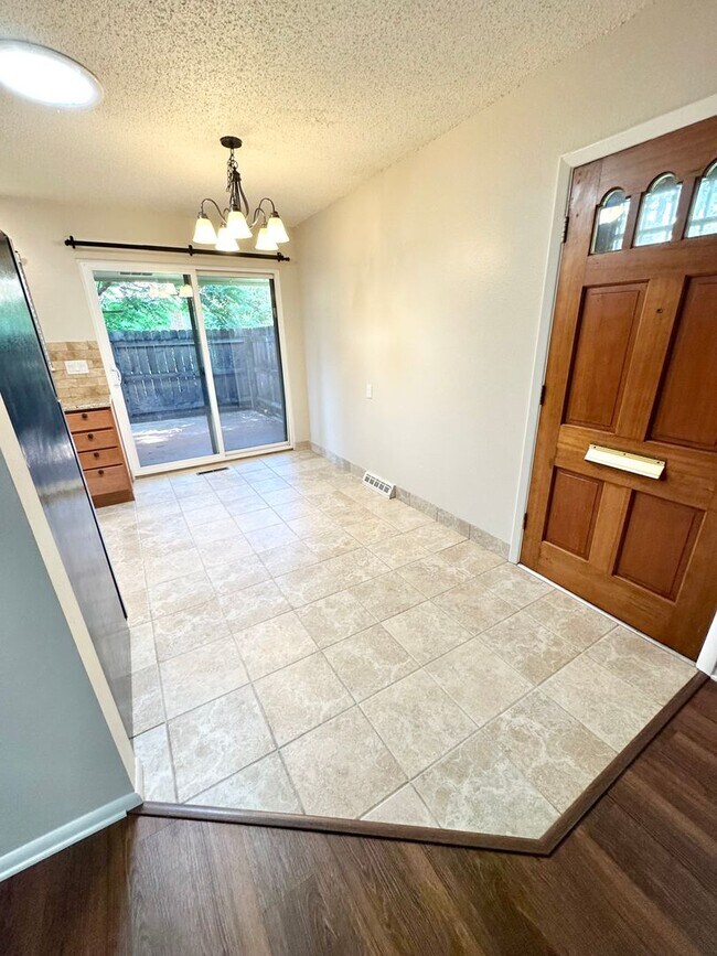 Foto del edificio - 2623 Leisure Drive