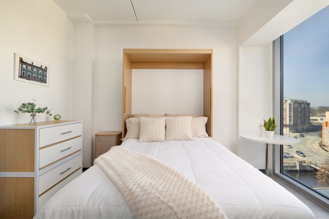 Canal St. Studio - FOUND Study College Hill Apartments