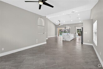 Building Photo - 2138 E Crown Pointe Blvd