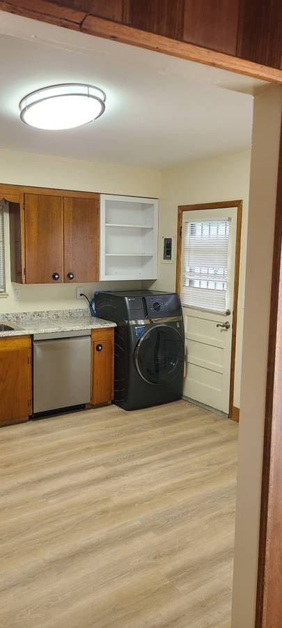 Kitchen - 290 Laurel St