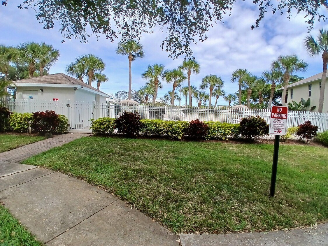 Building Photo - 169 King Neptune Ln