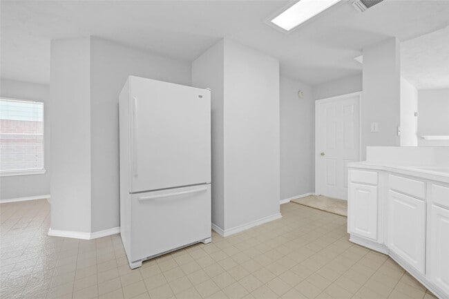 Foto del edificio - 22703 Holly Lake Dr