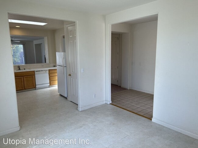 Building Photo - 3 br, 2 bath House - 102 Entrada Circle