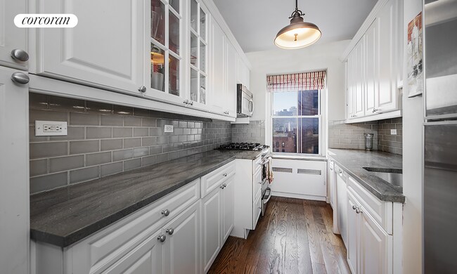 Foto del edificio - 215 E 79th St