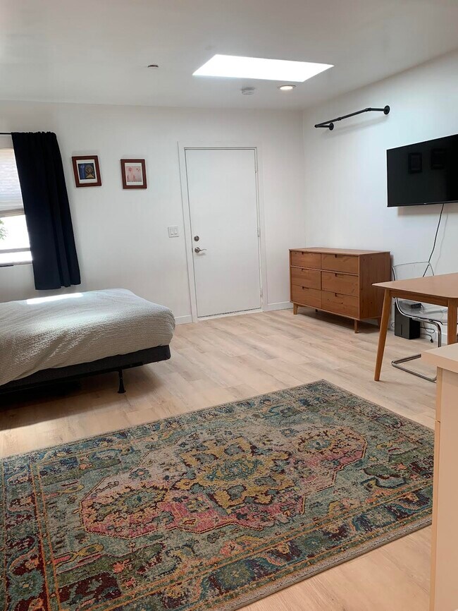 Foto del edificio - 2847 S Holt Ave