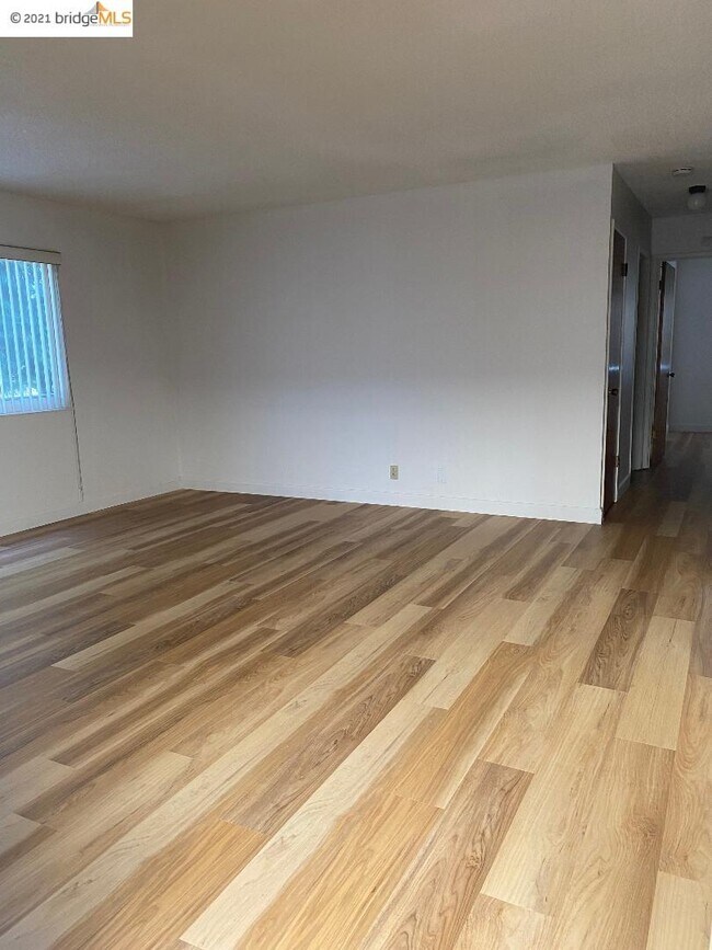 Foto del edificio - 708 Solano Ave