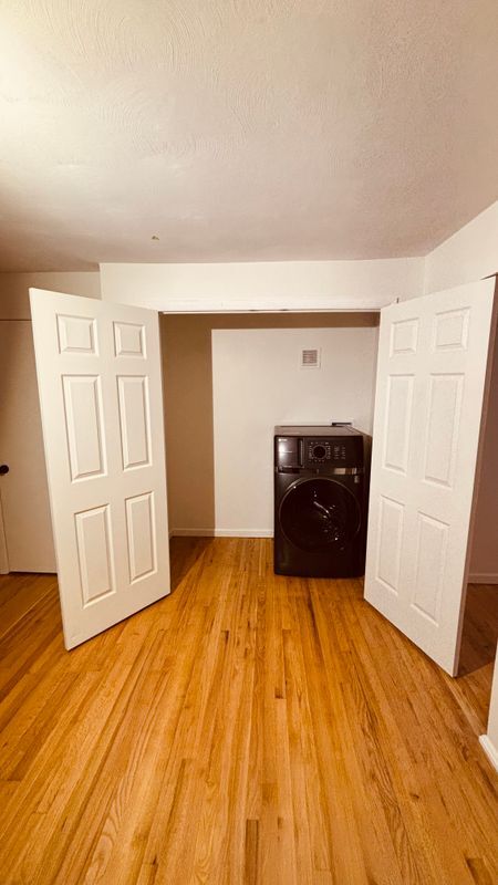 Foto del edificio - 42 Young Ave