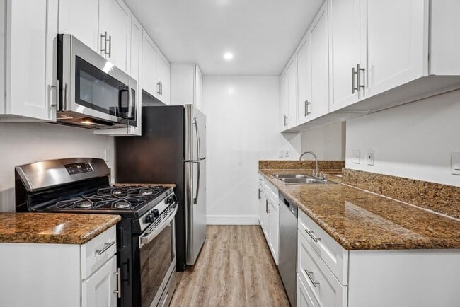 Building Photo - Casa De Marina Apartments